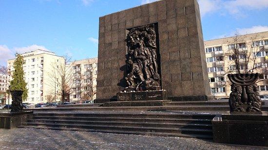 Monumentet for ghettoens helter